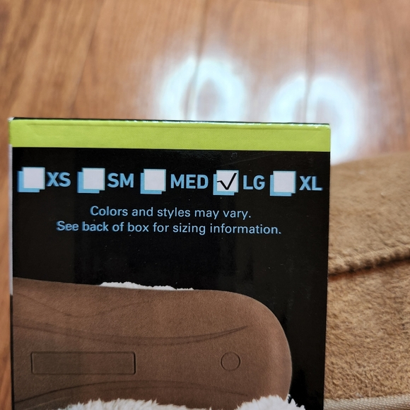 NIB Sharper Image Memory Foam Slippers, Men's 9/10, Womens 10/11 - Picture 2 of 5